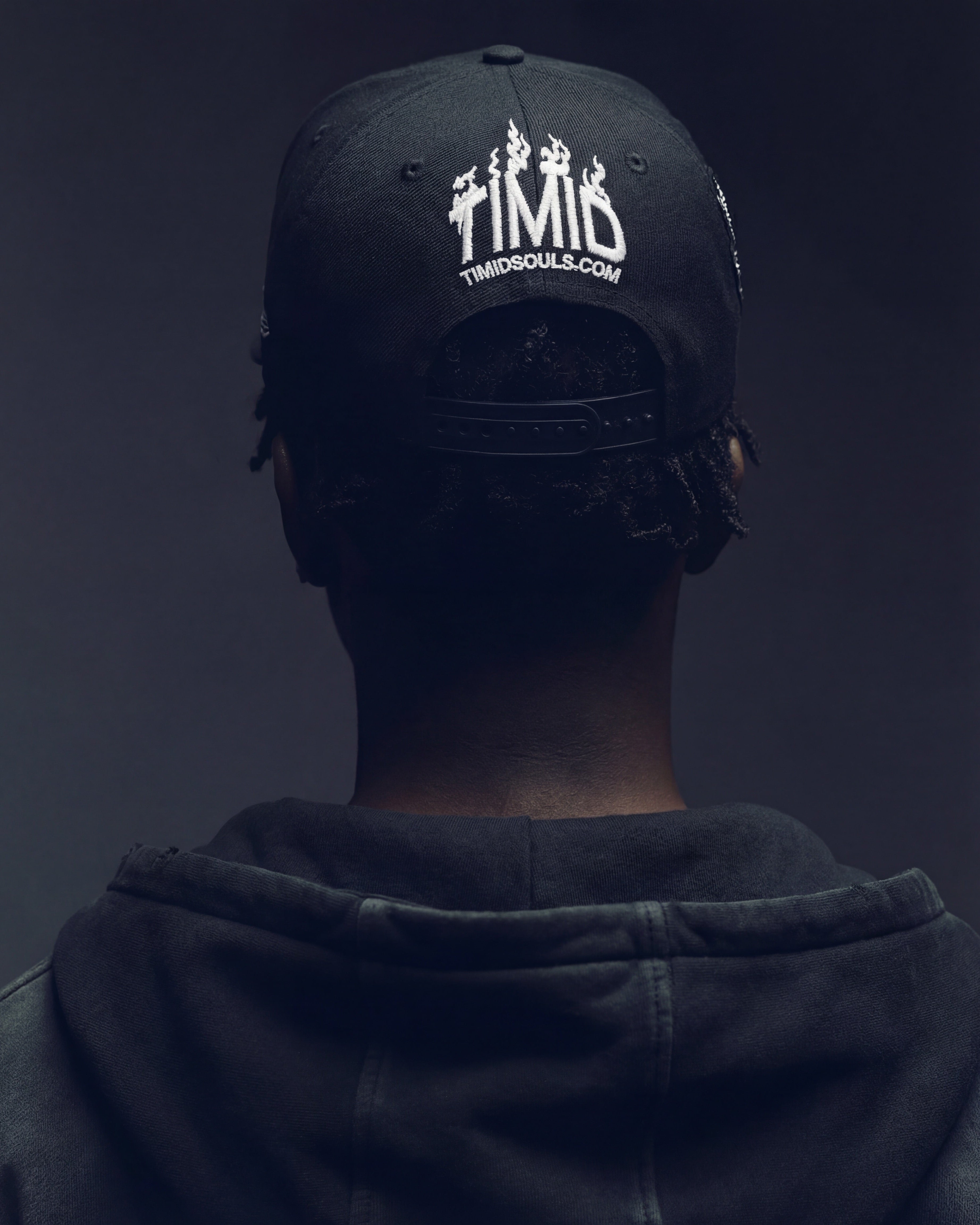 timidsouls® Feather Snapback
